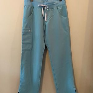 Figs Kade Cargo Scrub Pants in Hydrogreen